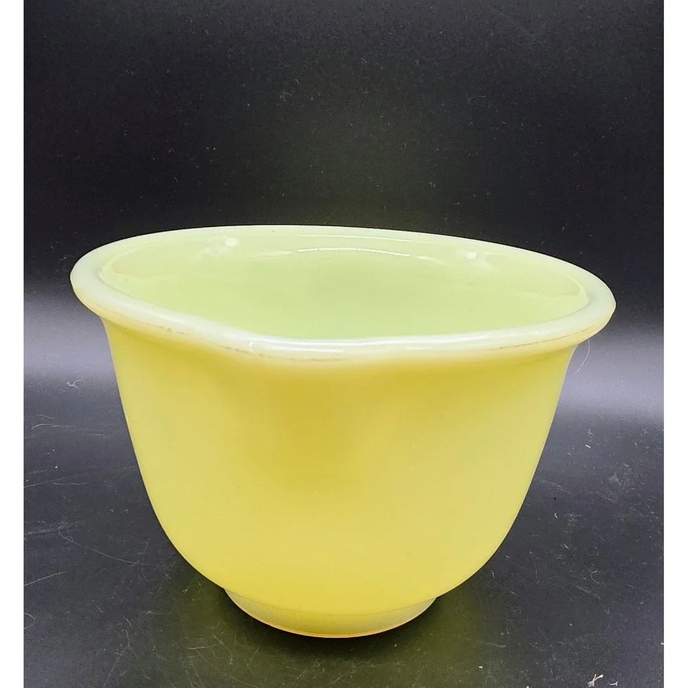 Vintage Hamilton Beach Mixing Bowl Yellow Custard Glass UV Glow 4.75